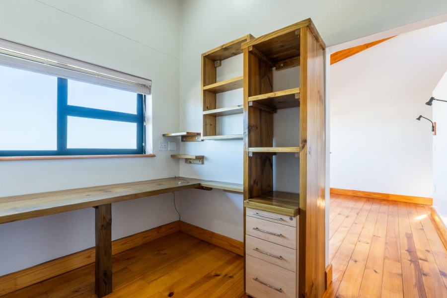 4 Bedroom Property for Sale in Kleinkrantz Western Cape